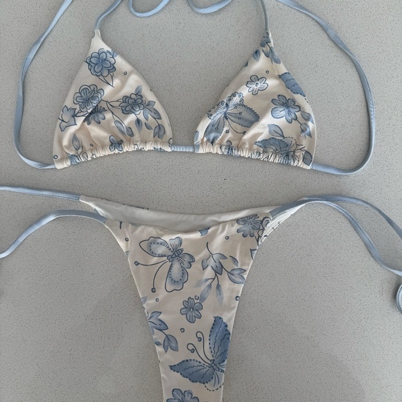 NWOT Frankies Bikinis x Sydney Sweeney Venice String Bikini Set - Picture 4 of 7